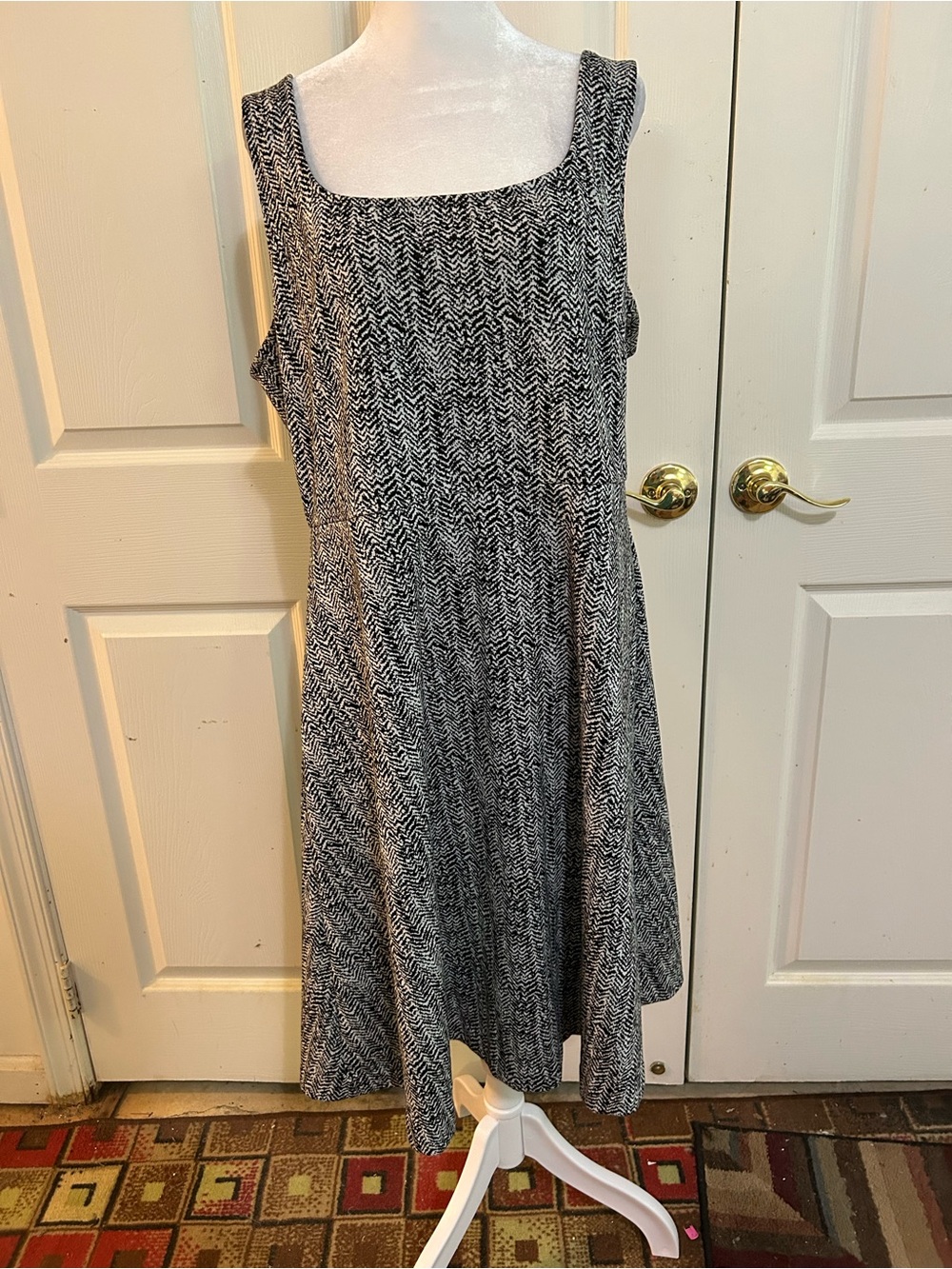 Banana Republic black & white sleeveless dress, XL